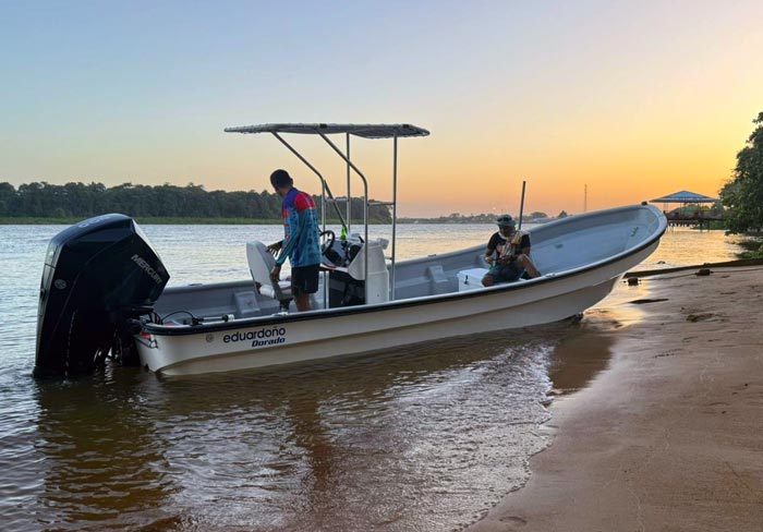 Pesquero voor visserij en transport